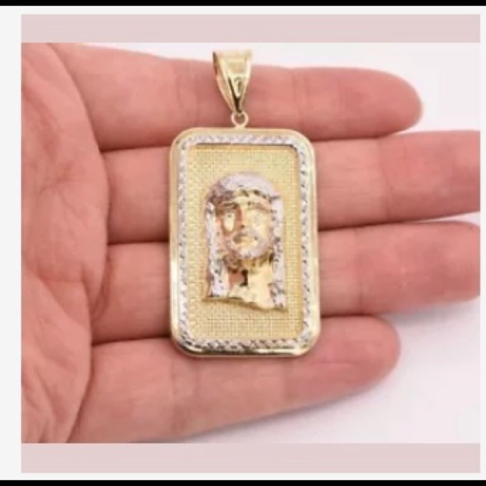 2 1/2” jesus head medallion diamond cut pendant